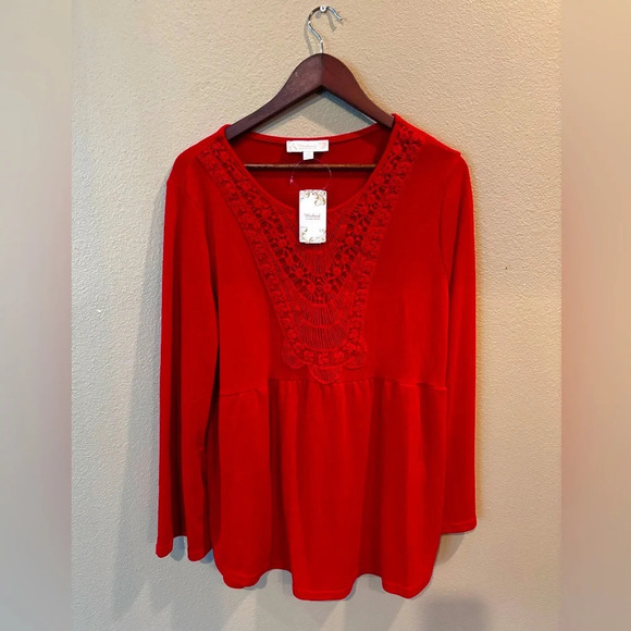 Suzanne Betro Tops - NWT Weekend Suzanne Betro Red Babydoll Tunic Top, size 1X, Office Holiday Party